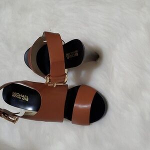 Brand new Michael Kors tan leather platform sandals